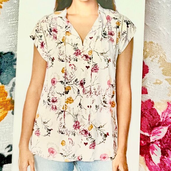 NWT Buffalo David Bitton Floral Print Flutter sleeve Tie Neck Jacquard Blouse - Picture 4 of 10